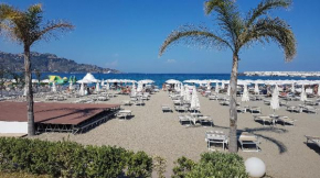 Гостиница   GIARDINI NAXOS A 500mt DAL MARE, Джардини Наксос